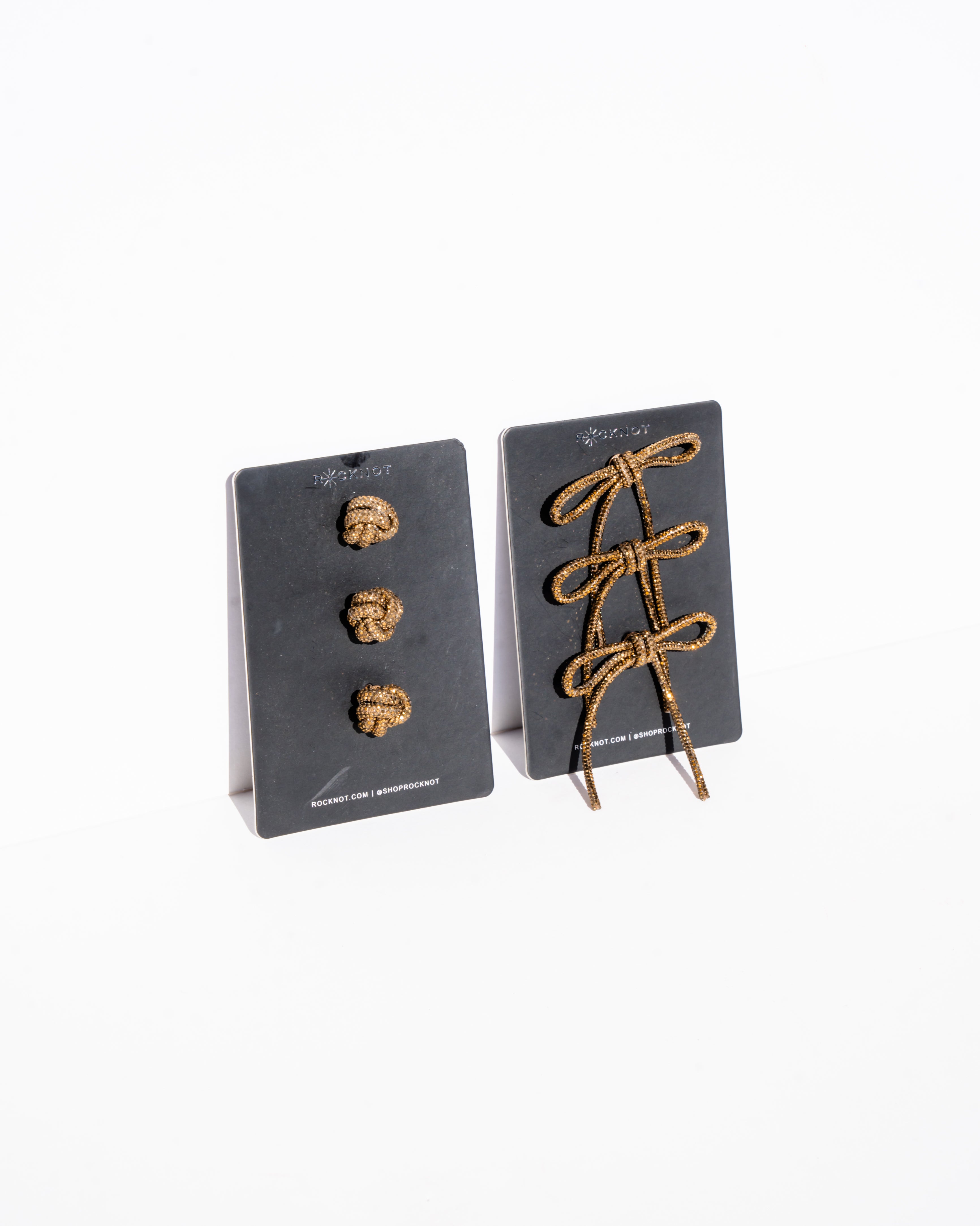MAGIC BUTTONS - 3 Knots - Antique Gold