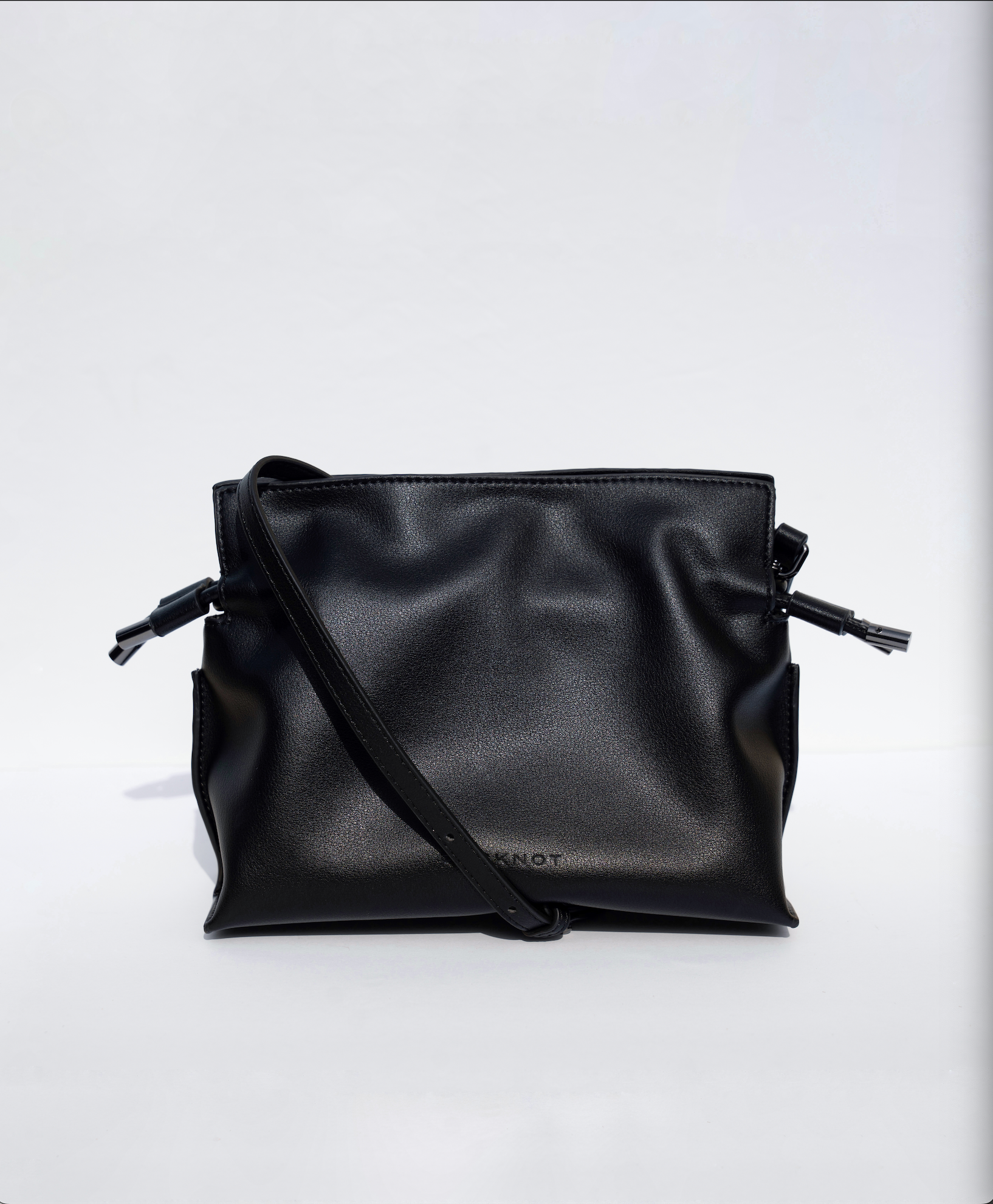 ALLI Drawstring Leather Bucket Bag - Black